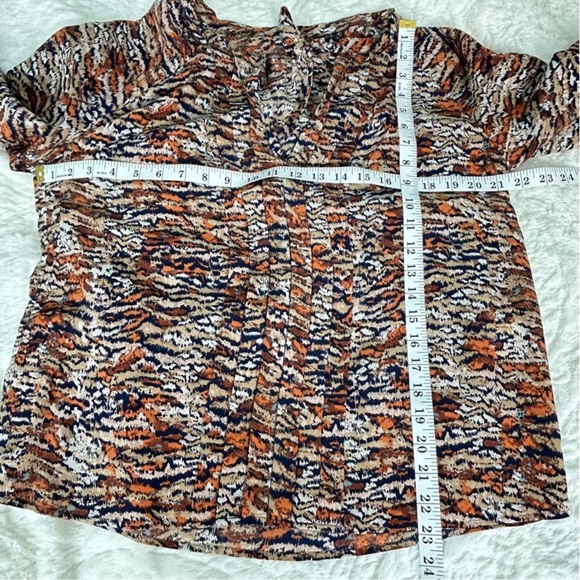 Joie Mirabella Silk Abstract Animal
Print Blouse - Picture 10 of 10